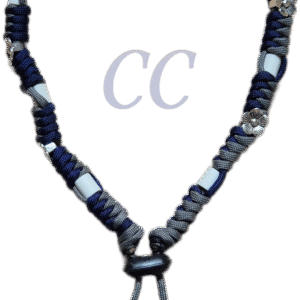 Anti-tekenband blauw/grijs met zilverkleurige bloemen.